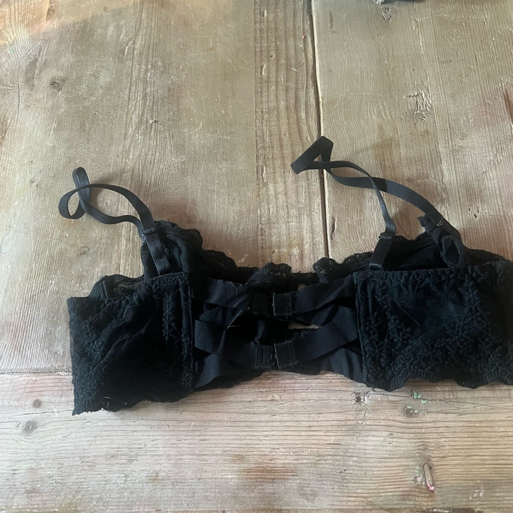 Free people woman’s Elegant Black Lace Bra - Picture 10 of 13